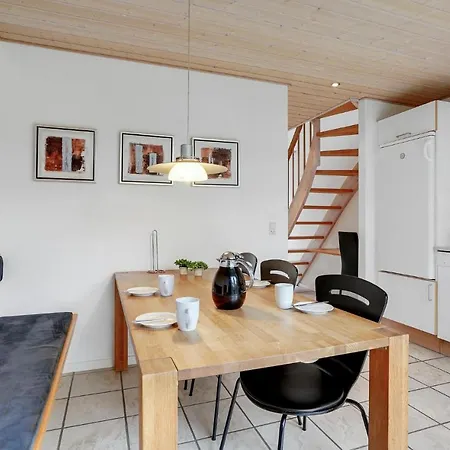 2 Bedroom Stunning In *