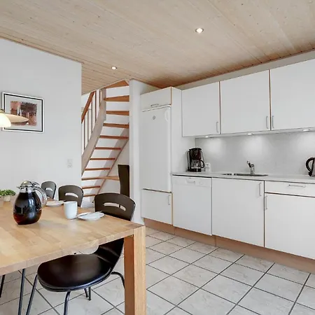 2 Bedroom Stunning In *